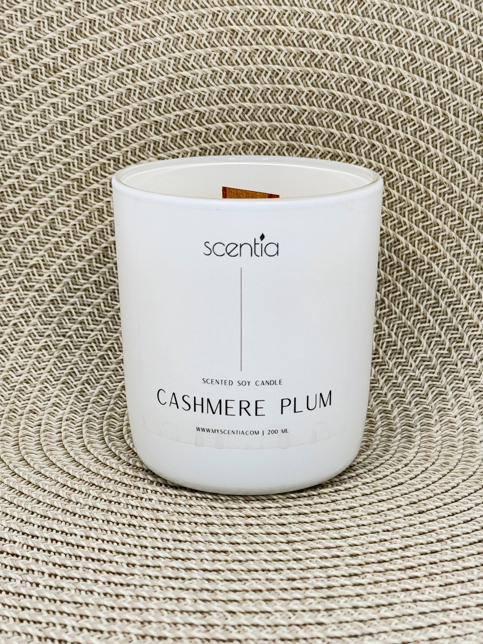 cashmere_plum_soy_wax_candle.